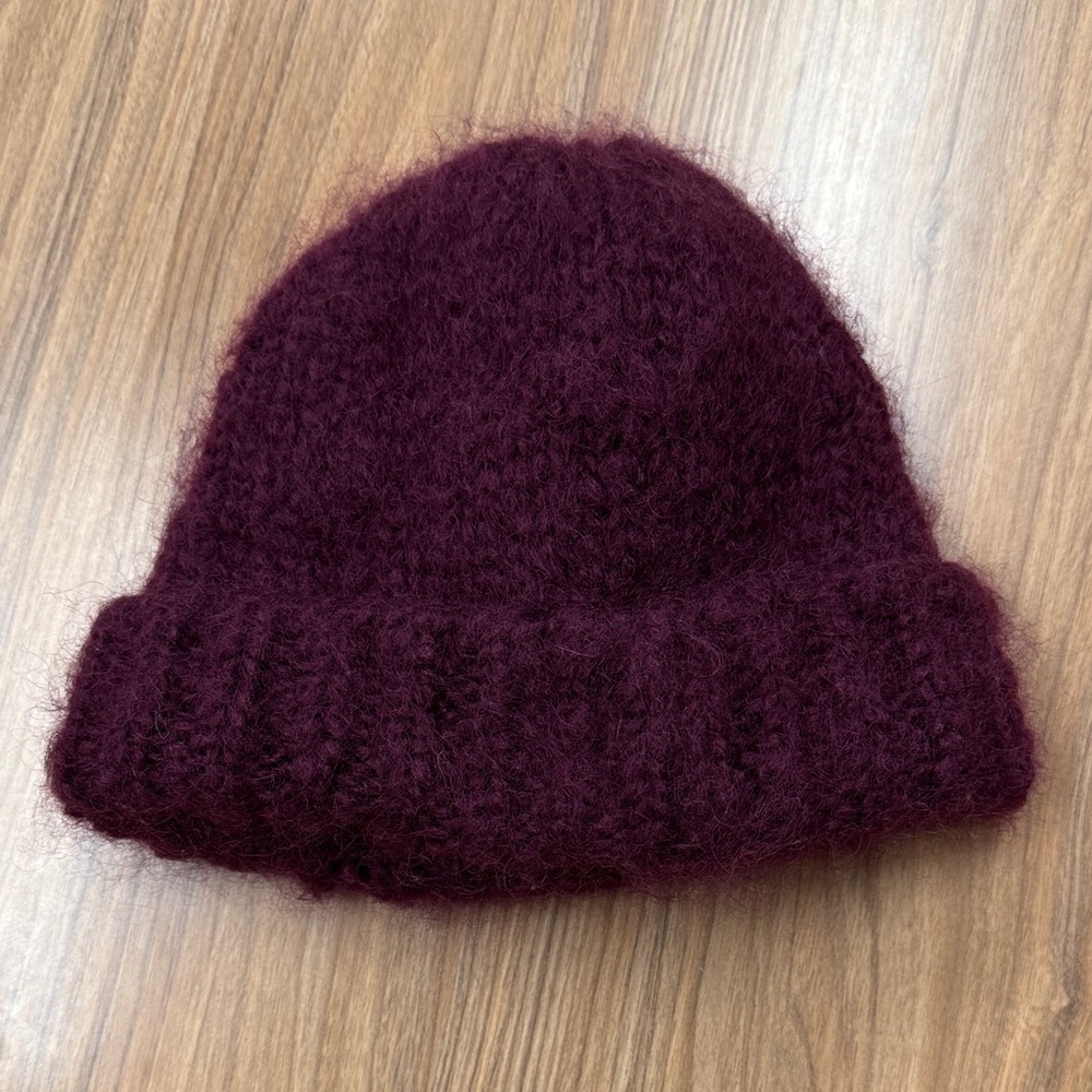 Clòimh Brushed Mohair-Wool Beanie Hat - Burgundy
